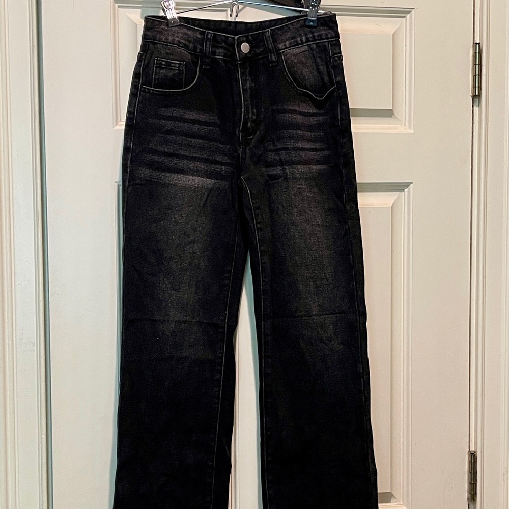 SHEIN Women's Black Straight Leg Jeans